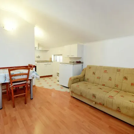 Appartement Surjan-2 By Interhome *