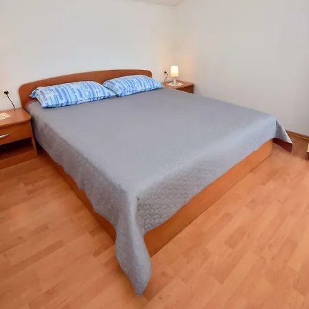 Appartement Surjan-2 By Interhome